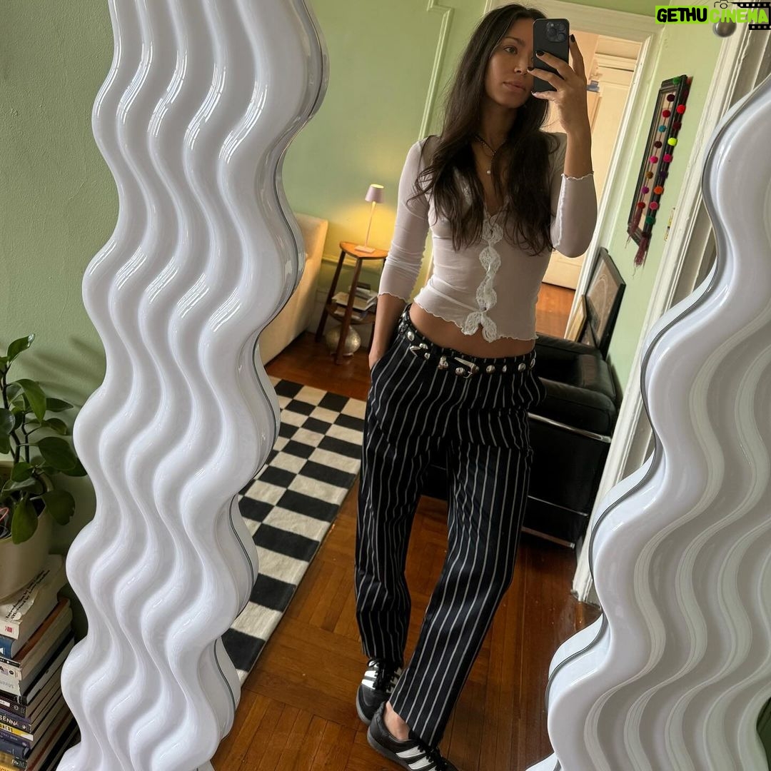 Ilfenesh Hadera - 4.4K Likes - In a nutshell
Pant @ragandbone men
Top @onlyhearts1978
Shoe @alex.soroken ā„ļøš