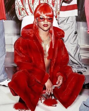 Ilfenesh Hadera Instagram - Queen Bee for a night @lilkimthequeenbee I like it here ;)
.
.
#heidihalloween2023 sometimes you just gotta drop down on the carpet 🙃 thanks for all the fun!!!!