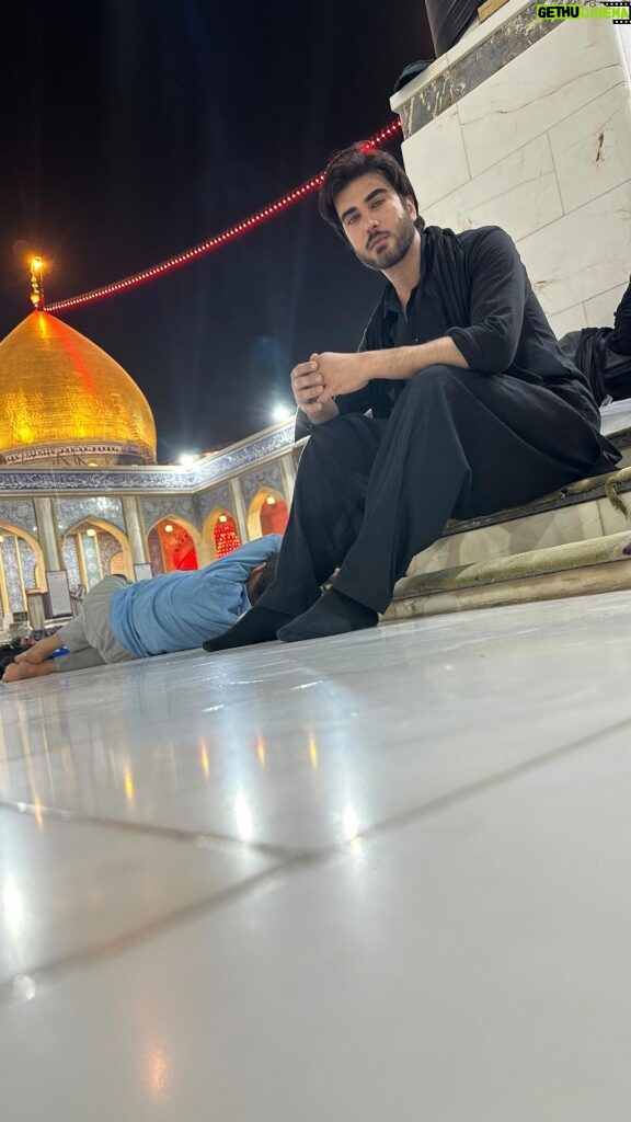 Imran Abbas Instagram - My heartfelt gratitude for the invitation to Maula Imam Ali’s (a) blessed shrine and the sacred precinct. @IraqCMC @Imamalinet - thank you for hosting us, honouring us, welcoming us and looking after us. #iraq #karbala #najaf #kufa #ziarat #arbaeen #honoured #previliged #yaali