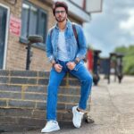 Imran Abbas Instagram - My characters, my stories … BTS from my first Indian Punjabi Flick “JEEVE SOHNEYA JEE” with pressure bandage on my right ankle after I met a foot injury while working . Alhamdilillah I am perfectly fine now. Thanks for your concern and heart warming messages . Photo Credits : @karanmakeovers_ #punjabi #pollywood #bts #jeevesohneyajee A1 Wokingham Car Spares