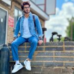 Imran Abbas Instagram - My characters, my stories … BTS from my first Indian Punjabi Flick “JEEVE SOHNEYA JEE” with pressure bandage on my right ankle after I met a foot injury while working . Alhamdilillah I am perfectly fine now. Thanks for your concern and heart warming messages . Photo Credits : @karanmakeovers_ #punjabi #pollywood #bts #jeevesohneyajee A1 Wokingham Car Spares