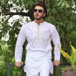 Imran Abbas Instagram - Jumma Mubarak. Wearing : @hsncouture .