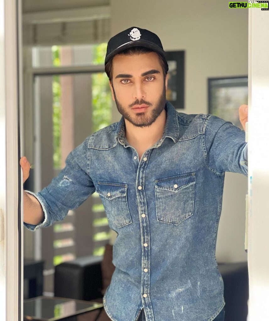 Imran Abbas Instagram - Home sweet home.. Wearing cap with my leader’s pic on. Thank you @khpalsaima . Islamabad, Pakistan