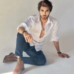 Imran Abbas Instagram - “Safaid Lamhon Mein Rang Bharna Koi To Seekhay”… London, United Kingdom