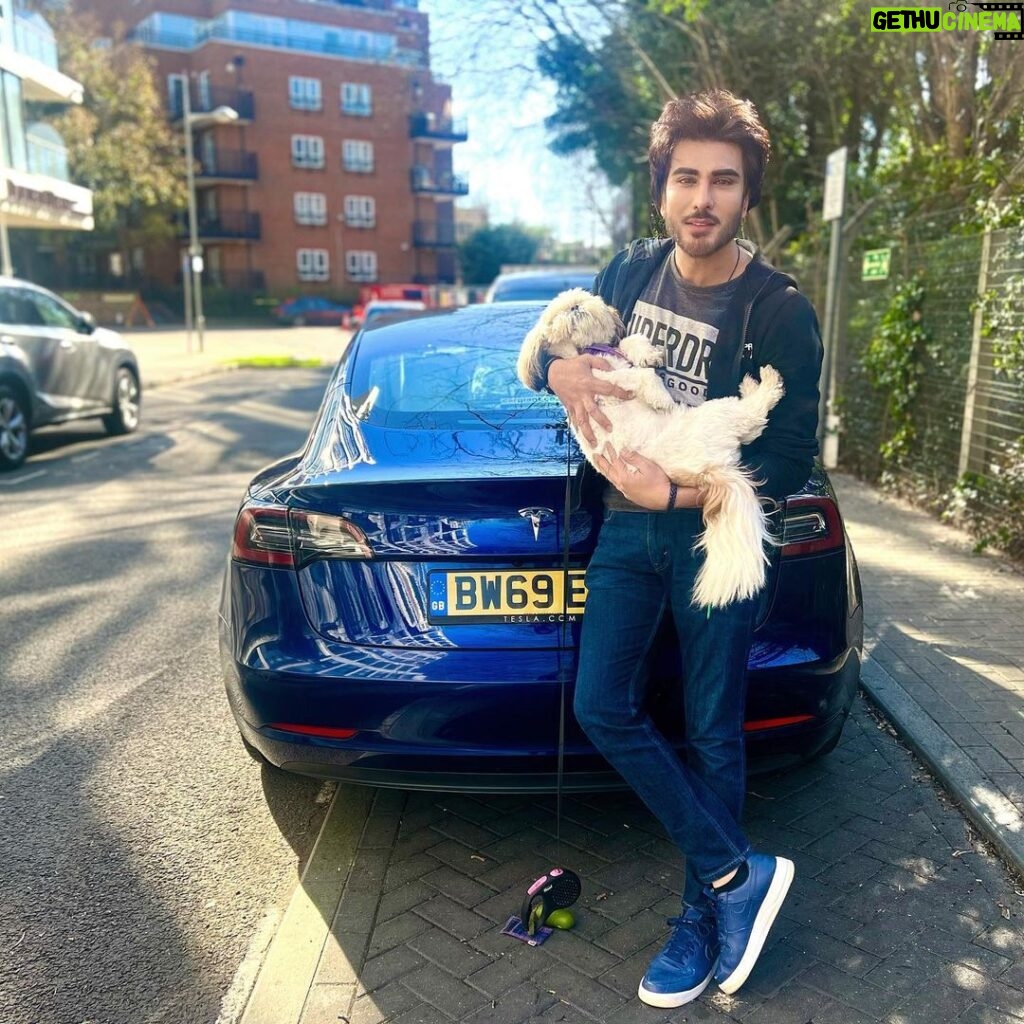 Imran Abbas Instagram - Another day another shoot with my sleepy baby.. what a shiny cheerful day it is. High on dopamine, endorphin , serotonine, oxytocin… (Errrr!! which feel good hormone left?)… Kingston, London