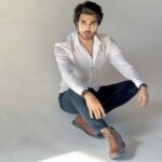 Imran Abbas Instagram - “Safaid Lamhon Mein Rang Bharna Koi To Seekhay”… London, United Kingdom