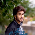 Imran Abbas Instagram - Unforgettable memories with my new friends for life .. Behind the scene from JEE VE SOHNEYA JEE .. Aarahay ho na phir 16th of February ko dekhne?