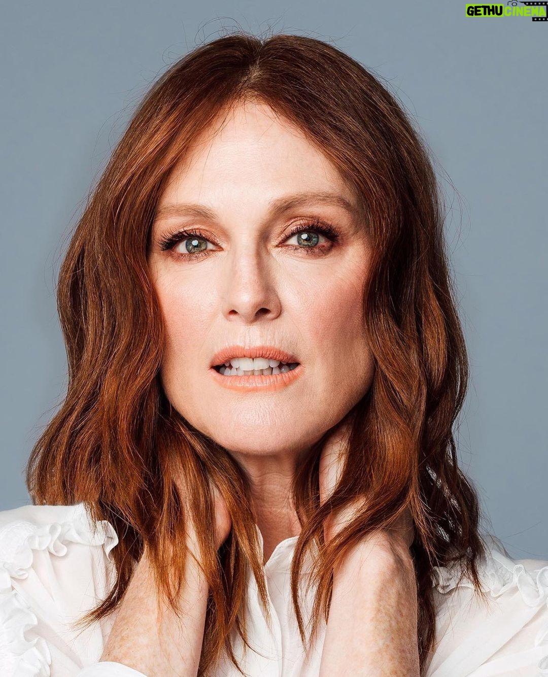 Inês Herédia - 2.9K Likes - Bom, seguindo o mood da @ivadominguesoficial para limpar um bocado o feed de hoje, deixo aqui as minhas sugestões.
Roberts, Bergman, Blanchett, Bacall, Moore e Hathaway.
Boa noite.