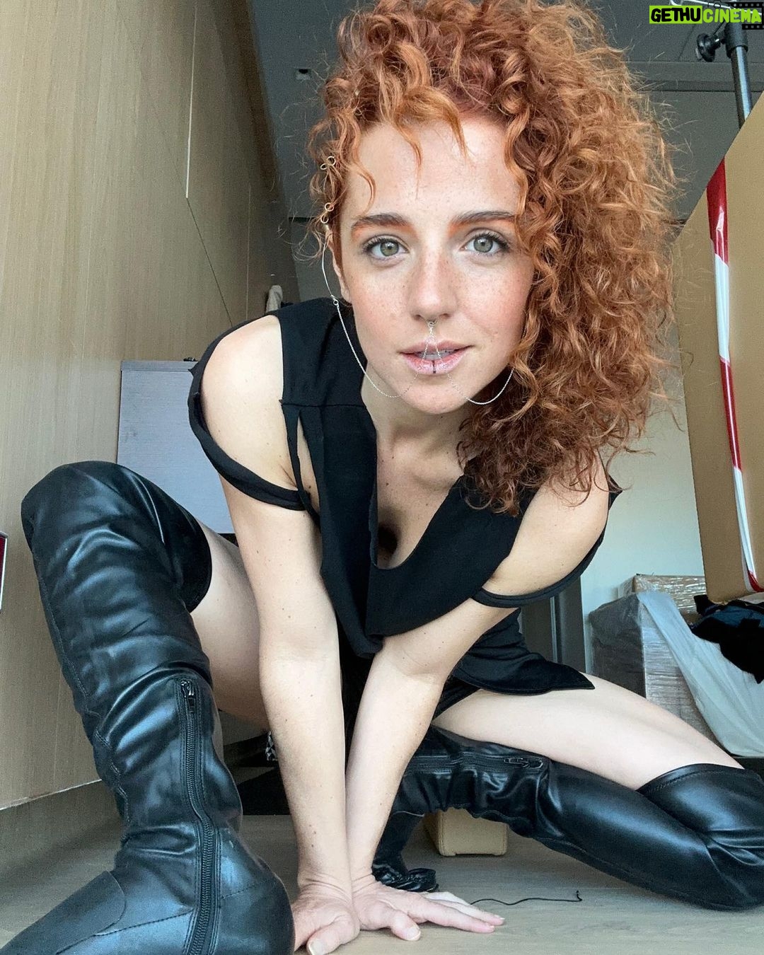 Inês Herédia - 4.3K Likes - So, today was a wrap for me as Frau Mine on Charité IV. Huge thanks to @franciscaheredia for the German lessons and to @jomonteirocasting and @esther.bialas for the confidence and kindness. What an adventure!
One of these days on Netflix 🙂
Now off to concentrate on today’s opening night of “Things I Know To Be True” 🎫