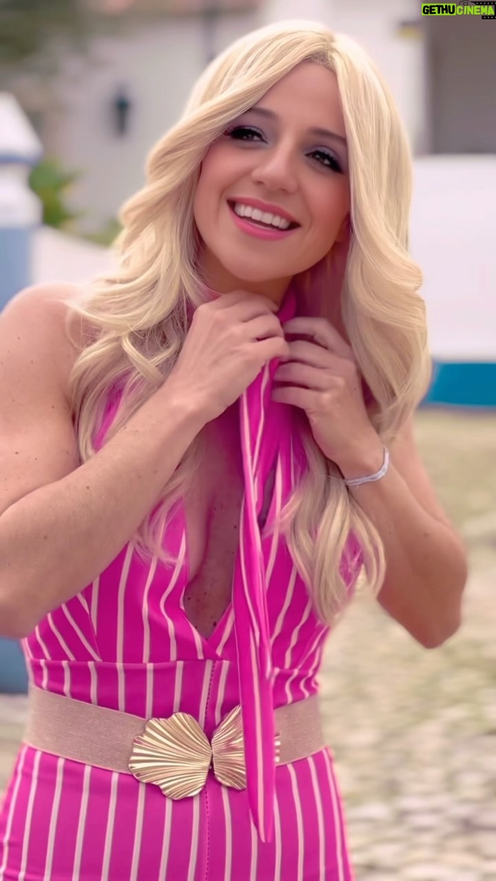 Inês Herédia - 2K Likes - A minha vida já foi muito menos estranha.