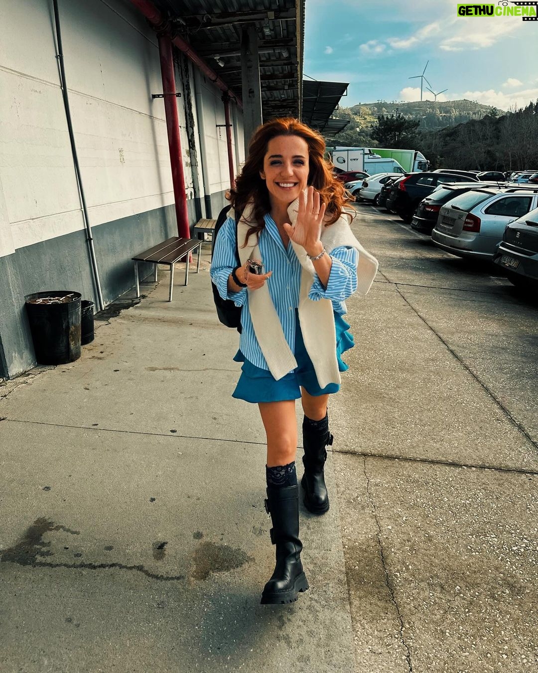 Inês Herédia - 2K Likes - Balanço anual: recebi duas boas notícias, fui às compras antes do IVA aumentar, vi um bom filme, já me ri muito, marquei uma viagem e tenho dormido 8h todas as noites.