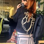 Inês Herédia Instagram - Só para dizer que está a valer andar de T-shirt 🫀