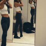 Inês Herédia Instagram – É só para assumir que os meus pés vivem na IV posição e que afinal ainda ficou cá qualquer coisa do Ballet.