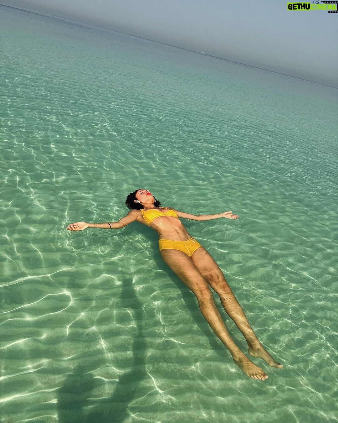 Inanna Sarkis Instagram - I don’t want to go home…. featuring my Vintage LV from @intoarchive Abu Dhabi, United Arab Emirates