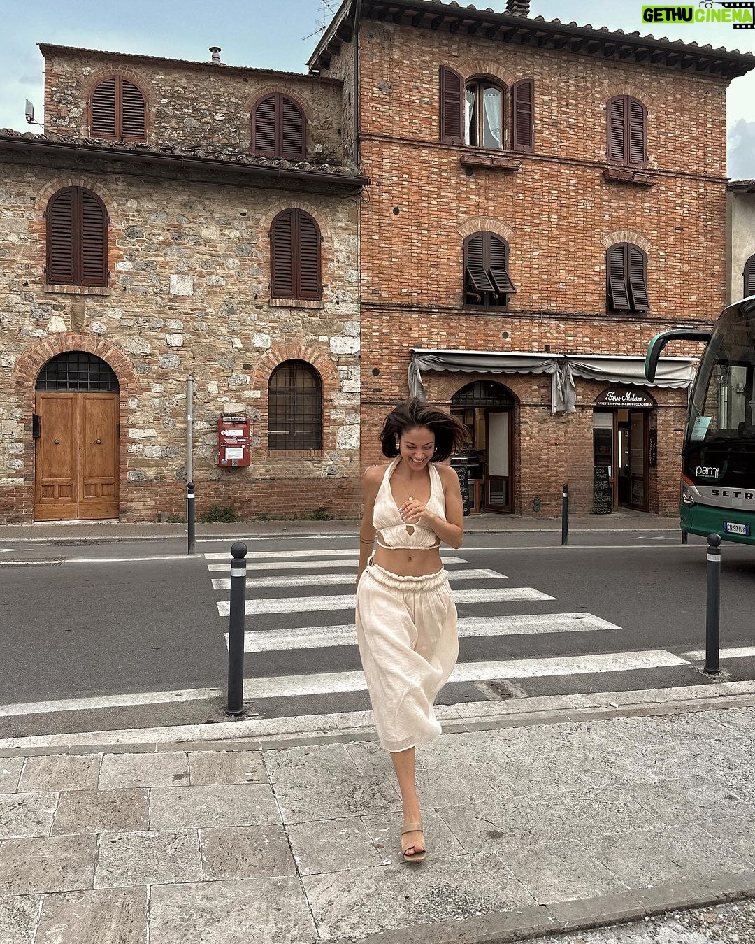 Inanna Sarkis Instagram - Buongiorno 🇮🇹 only Italian comments allowed… Tuscany, Italy