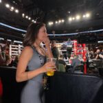 Inanna Sarkis Instagram - Fight night in Dallas w/ @celsiusofficial @amandaserrano you’re the 🐐 #ad American Airlines Center, Dallas, Texas