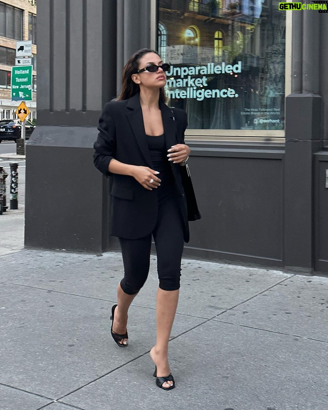 Inanna Sarkis Instagram - 😎🗽 New York, New York