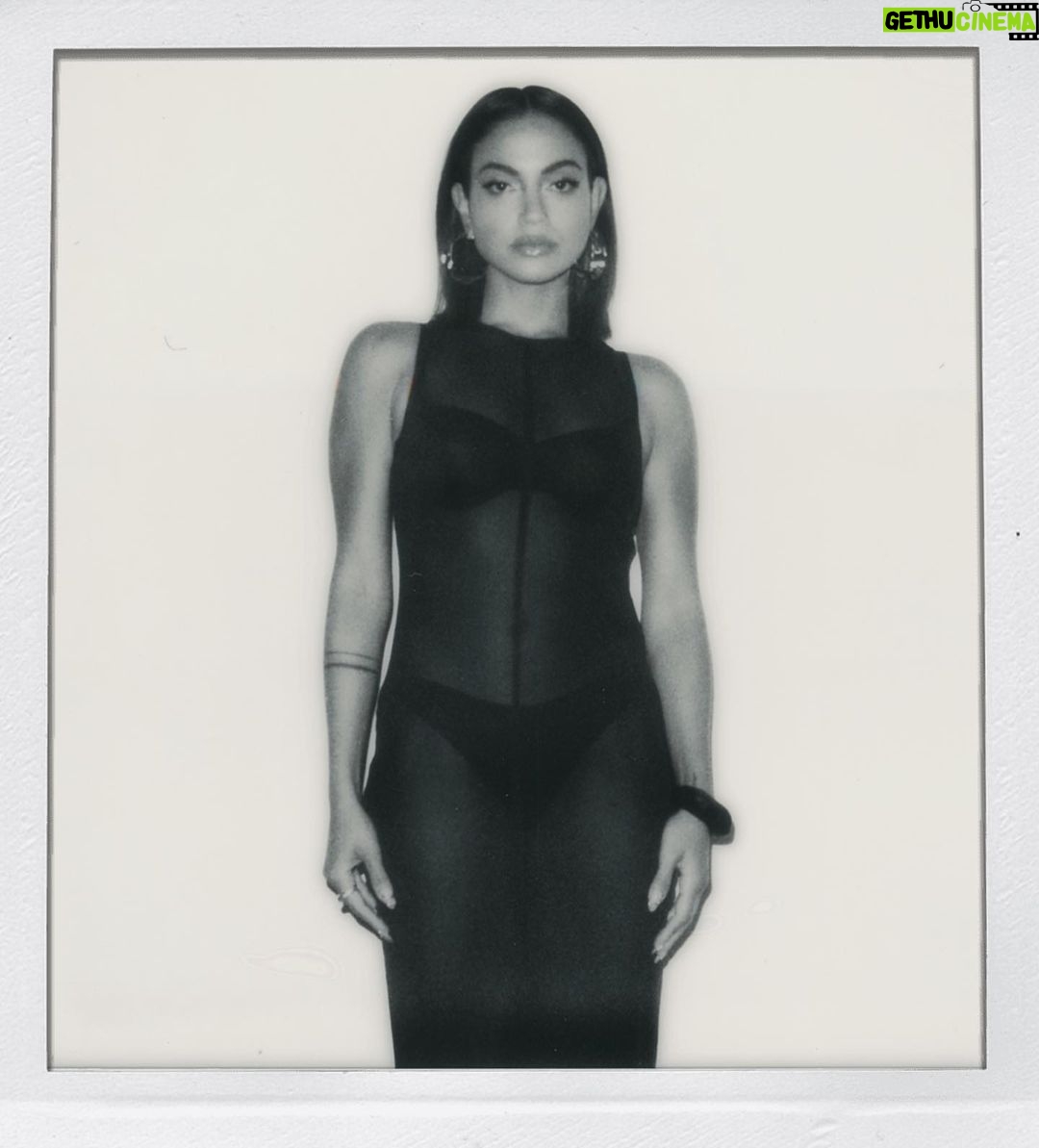 Inanna Sarkis Instagram - Saint Laurent 🖤