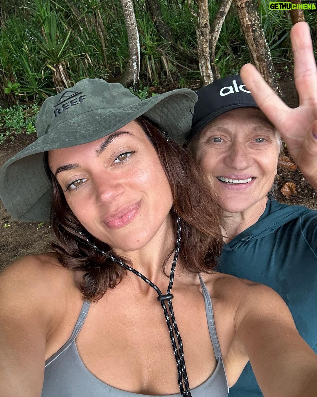 Inanna Sarkis Instagram - Rainy days in @alo 🌧️ Kaua'i, Hawaii