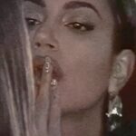Inanna Sarkis Instagram - Because this look deserved two posts 🫦 chopped by @glencocoforhair styling @yaelquint @ysl glam @janicedaoud nails @nailsbyzola