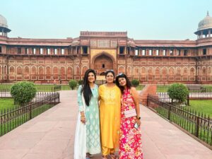 Inchara Joshi Instagram - 🧿❤️"The love of a family is a life's greatest blessing”🧿❤️

#incharajoshi #mansijoshi #jyothijoshi #agra #newdelhi #actors #kannada #family #vacation  #delhi #agrafort #familia #anguribagh