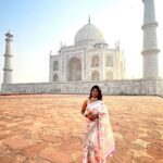 Inchara Joshi Instagram – 🤍🧿”No wonder TAJ MAHAL is a wonder “🧿🤍
Waah TAJ
Beautiful saree🤍❤️ :@_vastramcollections_
#sareecollection #actor #incharajoshi #inchu #inchara #vacation #Sahana #tajmahalpalace #agra #new Delhi #capital #viral #trending #whitesaree #actress #kannadaserial Taj Mahal – Wonder of the world