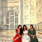 Inchara Joshi Instagram – The serene TAJ MAHAL โค๏ธ๐ @inchara.joshi @jyothijoshi2
#tajmahal #familyvacay #agra Taj Mahal, Agra, India