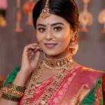 Inchara Joshi Instagram – ❤️🧿Saree means simplicity and sophistication❤️🧿

Mua:@miss_kolhar_makeovers 
  @miss_kolhar_ ❤️
Jewellery: @beadedtreasuresjewelry
Photography : @vishnu_vcaptures 
Academy: @snehakiranmakeoverartist 

#inchara #inchu #incharajoshi #viral #trending #cute #actor #traditional #sahana #katheyondushuruvagide #starsuvarna #zeekannada #actorslife #portfolio