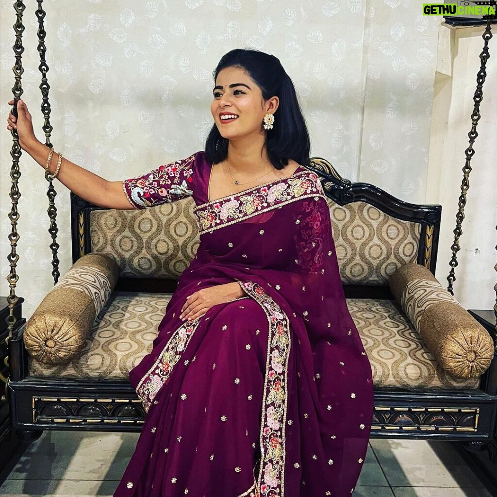 Inchara Joshi Instagram - 🧿❤️I love sarees because they add the right amount of class and oomph at the same time.🧿❤️ Hairstyle and Vc : @harshitha_c_shetty #instagood #instagram #saree #sahanasaree #katheyondushuruvagide #sahanayathi #actor #kannadaserial