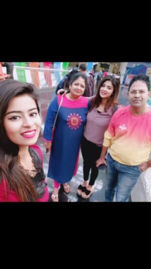 Inchara Joshi Instagram - A very happy birthday Appa ❤️ you are one of the reason we both are here and because of your blessings we have reached this height. Before leaving you gave all the strength to mumma and now she gives us double support like never before . Thank you pa for everything 💖 we do miss you a lott it's 4.5 yrs you left us but your memories would always stay In our hearts🥺😢😢 

We love you pa ❤️
From MA and minchuli (manu and inchu)❤️

#inchu #mansijoshi #instagood #incharajoshi #viral #trending #cute #family #dad #fathersday #birthday #actor #joshisisters