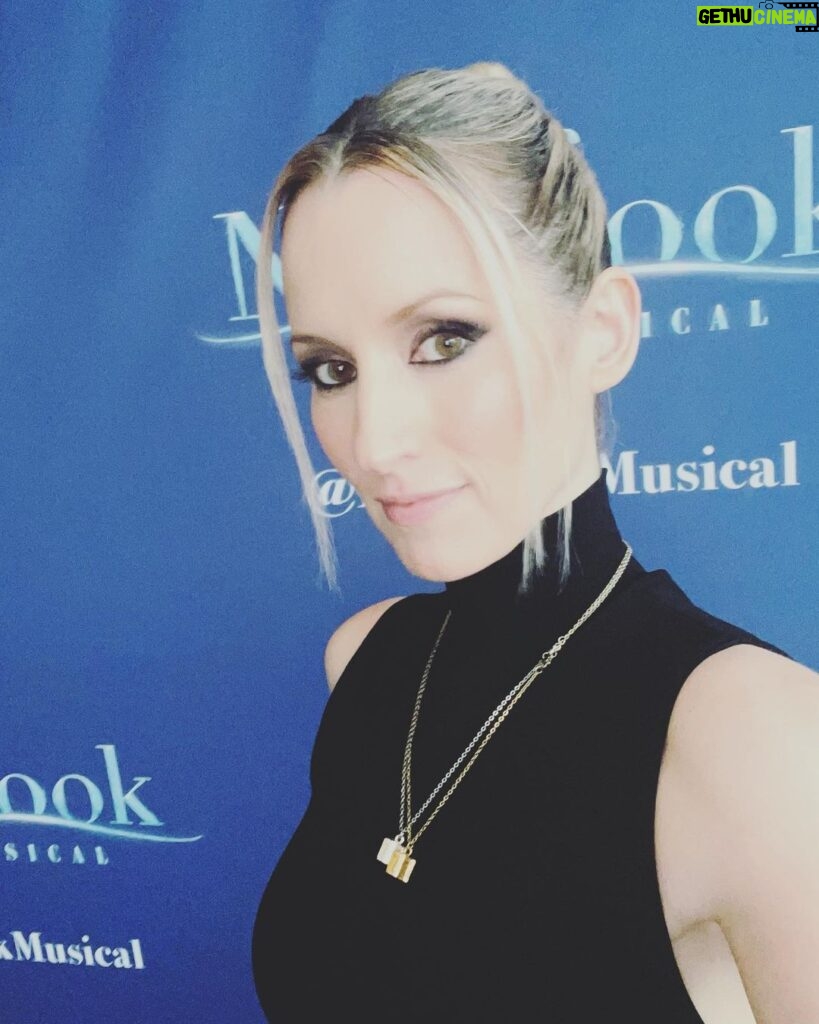 Ingrid Michaelson Instagram - She opened and she was incredible. @notebookmusical I can’t wait to see where you go.