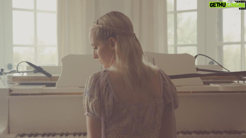 Ingrid Michaelson Instagram - I finally got out of my sweatpants for a few hours to film a piano only version of To Begin Again for the Ellen show. Link in bio 🕊