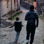 Ioannis Papazisis Instagram - Δεν υπάρχει τίποτα πιο ιερό σε αυτήν την ζωή από το να κυνηγάς ένα ανθρωπάκι μην βγει στον δρόμο....εκείνες τις ώρες που όλο σου το σώμα ποναει από 4ην κούραση και την μοναξιά του αυριο...για εκείνες τις στιγμές που κρύβεις τον εαυτό σου σε μια γωνιά για μην δούνε τα δάκρυα σου .....κάθε δάκρυ και μια μέρα.καθε μέρα και μια ελπίδα ότι η αγάπη είναι το πιο όμορφο και μοναδικό πράγμα στην ζωη για να συνεχίσεις το ταξίδι της ύπαρξης σου...