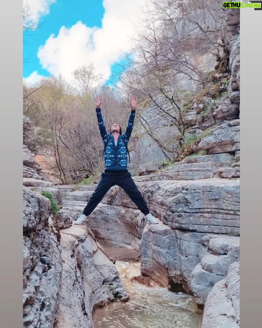 Ioannis Papazisis Instagram - Καλό μήνα..με αγάπη. ❤ και καυλα μεσα μας για ολα.......🤘🤘🤘🤘🤘