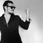 Ioannis Papazisis Instagram – Ζω σαν δραπετης.κανένας τόπος δεν μου φαίνεται πια κατοικησιμος για πολυ καιρο. ούτε καν το ίδιο μου το δέρμα…τεννεσι ουιλιαμς…η νύχτα της ιγκουανα