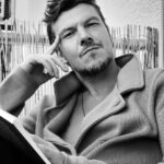 Ioannis Papazisis Instagram – Το να διαβάζεις είναι σαν να κλέβεις την ψυχή ενός άλλου ανθρώπου με 10 ευρώ………τζάμπα πράμα….Για τόσες ψυχές.. 🙂