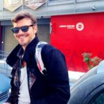 Ioannis Papazisis Instagram – Αυτός που δεν μπορεί να δει τον εαυτό του στον καθρέφτη δεν μπορεί να αντικρύσει την ΑΛΗΘΕΙΑ…….μερικές φορές η λέξη ΑΗΔΙΑ είναι ακόμα και αυτή η λέξη λίγη………….Η νύχτα της ινγκουανα. 20 /10.Θέατρο πορεία.