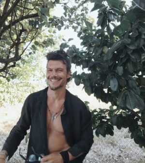 Ioannis Papazisis Instagram - Καλοκαίρι στο χωριό..τα πιο ωραία ταξίδια τα κάνεις μόνος σου..