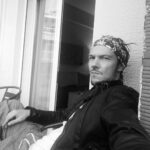Ioannis Papazisis Instagram - Η επιλογή του καθενός δεν είναι λάθος όλων μας.. Είμαστε αυτό που είμαστε και όχι αυτό που φανταζόμαστε για εμάς..Ωραίες οι σκέψεις στον καθρέφτη μας η στην παρέα μας με δέκα κρασιά και 20 δεύτερες σκέψεις αλλά ΕΊΜΑΣΤΕ οι πράξεις μας.σκεψου τι σωστό έκανες εσύ και όχι τι λάθος ο άλλος...καλημέρα παράξενε κόσμε..