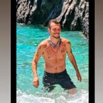 Ioannis Papazisis Instagram - Φαε αλμύρα ότι απεμεινε από την ζωη μου...πρώτο μπανακι και όνειρα για ένα υπέροχο καλοκαιρι...καλά μας ταξίδια. Μέσα μας..................🌏