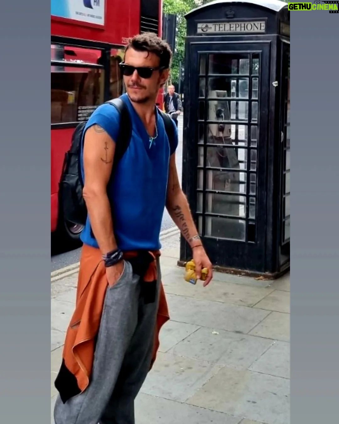 Ioannis Papazisis Instagram - Μέχρι να τελειώσει ο πλανήτης.....traveling. ✈✈✈✈✈💫💫💫💫