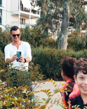 Ioannis Papazisis Instagram - Καλή χρονιά σε όλους σας.να είσαστε μαζί με αυτούς που σας αγαπάνε ... always just me and you.