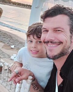 Ioannis Papazisis Instagram - Στο τέλος θα μένουμε πάντα οι δυο μας....my sunshine 🌞