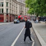 Ioannis Papazisis Instagram – Ρε περπατά στράβωσε  και μάθε να περπατάς….και αντε καιαισισδξδδξφξ