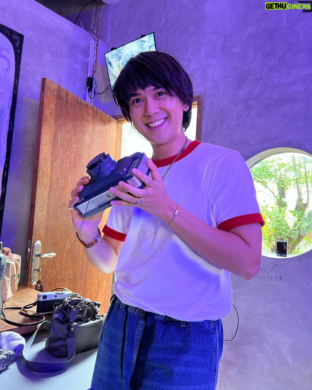 Iqbaal Ramadhan Instagram - Serba-serbi fotografi di Episode 3 tayang hari Rabu ini‼️Link di bio📸🎞️🐈 #IQBAAL