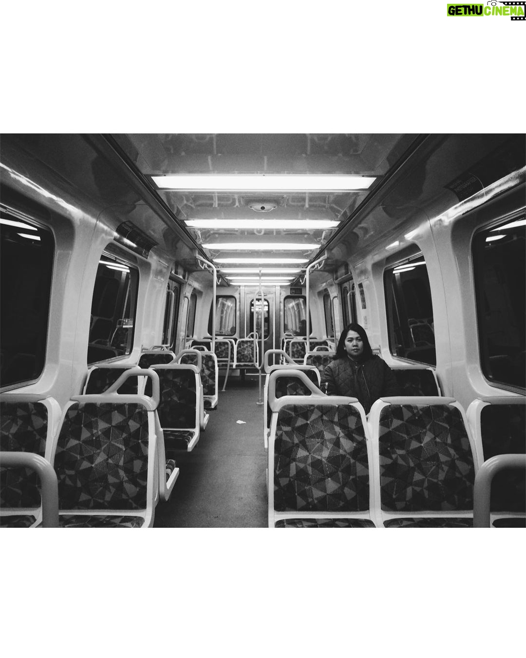 Iqbaal Ramadhan Instagram - Kalau bukan karena ibuk, I wouldn’t be where I am right now. Thank you for helping me find myself. I owe you. Selamat ulang tahun, Buk. Serta mulia dan bahagia selalu sampai punya toko kue kering, archival museum di Indonesia, dan juga mimpi-mimpi lainnya💙