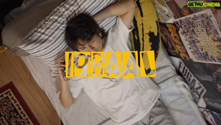 Iqbaal Ramadhan Instagram - Inilah program terbaru dari Vindes: IQBAAL Membahas serba-serbi di era 90-an mengenai yang bukan hanya musik, namun juga fashion, film, otomotif, dan semua yang berjaya di 90-an tanpa adanya batasan. Bersama @iqbaal.e sebagai Gen Z yang tertarik dan ingin mengulik tentang 90-an, kalian para generasi 90-an pun bisa ikut bernostalgia dan berbagi referensi bersama di program ini. Catat dan ingat! 17 Mei 2023 Nantikan di youtube Vindes! Klik link di bio untuk subskrek dulu! #Vindes #Iqbaal