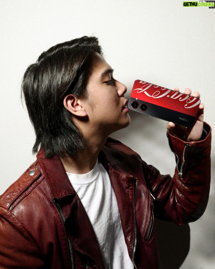 Iqbaal Ramadhan Instagram - Another surprise from @realmeindonesia! Officially launching realme 10 Pro 5G Coca-Cola®️ Edition🥤 The coolest smartphone collab with @cocacola_id that’s limited edition! Come to realme Coca-Cola®️ Pop-up Event 15-16 April 2023 at Sarinah Thamrin, West Lobby to experience #realme10Pro5GCocaColaEdition!