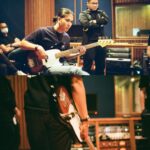 Iqbaal Ramadhan Instagram - Thank you for the opportunity and trust @anggasasongko @abelhuray 🎸 Coming soon to theaters 25 Agustus 2022 #MencuriRadenSaleh all film photos by: @jozz_felix 🖤