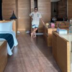 Iqbaal Ramadhan Instagram - JKT - SBY - DPS - SBY - CBN - JKT in 11 days I LOVE ROADTRIP!!!!!! YUK LAGI!!!!!!! @dindakamil💙 Perjalanan Menuju Perubahan Hidup